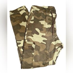 American Rag Camo Cargo Joggers Mens size Large